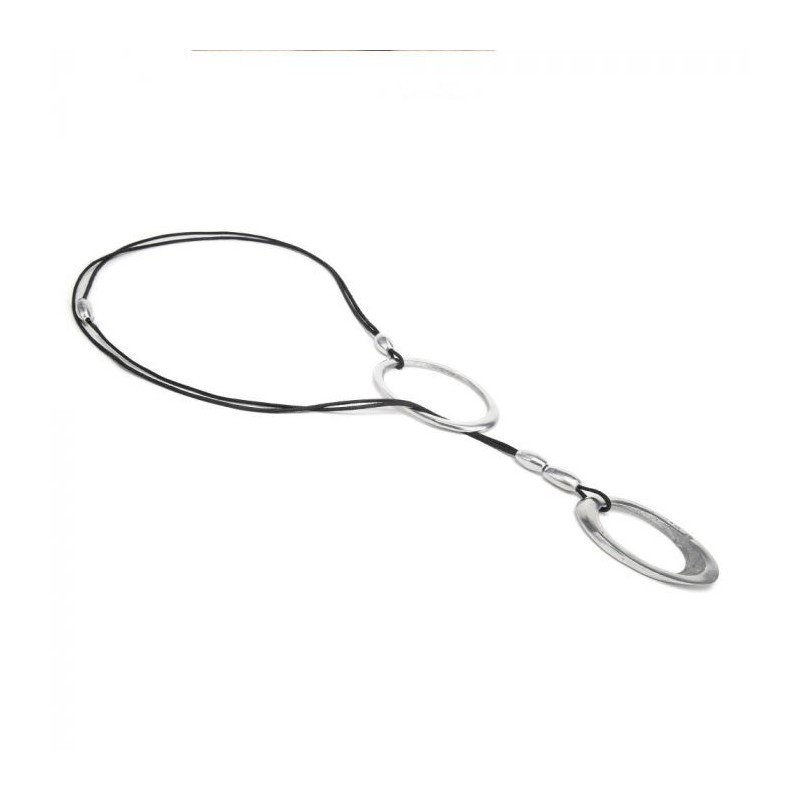 VESTOPAZZO--Collana filo con pendente ovali. Realizzata a mano in alluminio 100% riciclato.