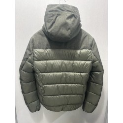 GIUBBINO DA UOMO TRAPUNTATO CON CAPPUCCIO Yes Zee J867 Q700  a 0905 VERDE MILITARE Tessuto: 100%NY  Collezione autunno/inverno