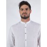 CAMICIA UOMO CON COLLO ALLA COREANA E MANICHE LUNGHE, BOTTONI EFFETTO LEGNO Yes Zee