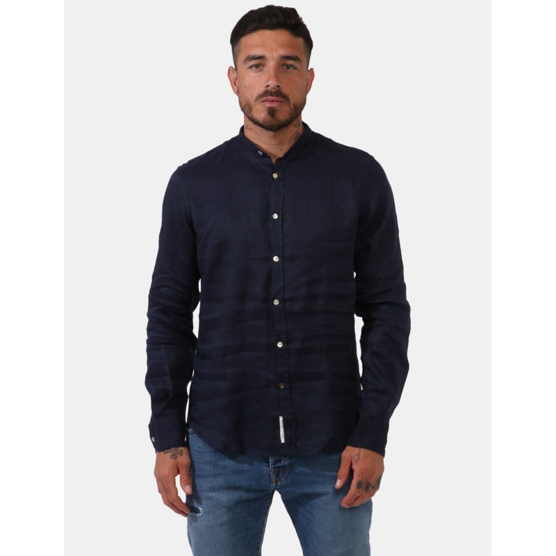 CAMICIA UOMO CON COLLO ALLA COREANA E MANICHE LUNGHE, BOTTONI EFFETTO LEGNO Yes Zee