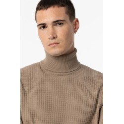 Maglione lavorato con collo dolcevita da uomo. c Gusman 180